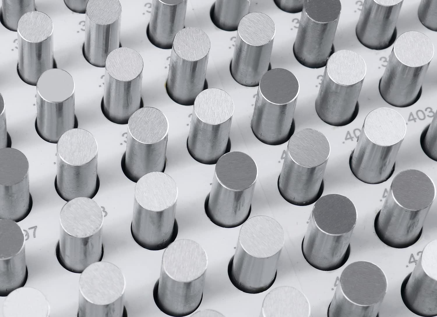 Accusize Industrial Tools 0.251''-0.500'', 250 Pc/Set Steel Plug Pin Gage Set, Minus, Class Zz, M2(-)