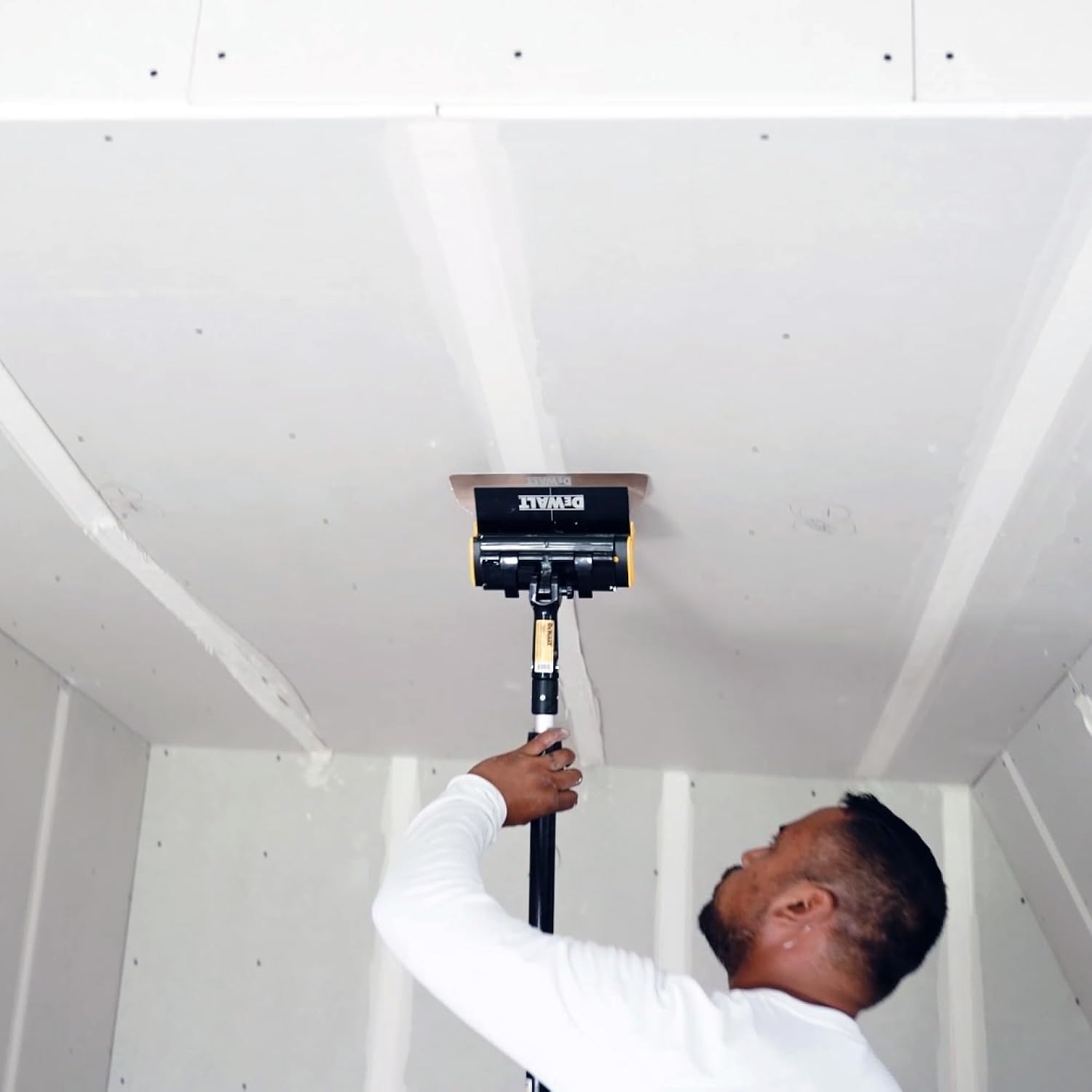 DEWALT Drywall Skimming Blade Set - 7', 10' & 16' Blades + 37' - 63' Extension Handle | Pro-Grade | Extruded Aluminum & European Stainless Steel Construction | High-Impact End Caps | 3-439