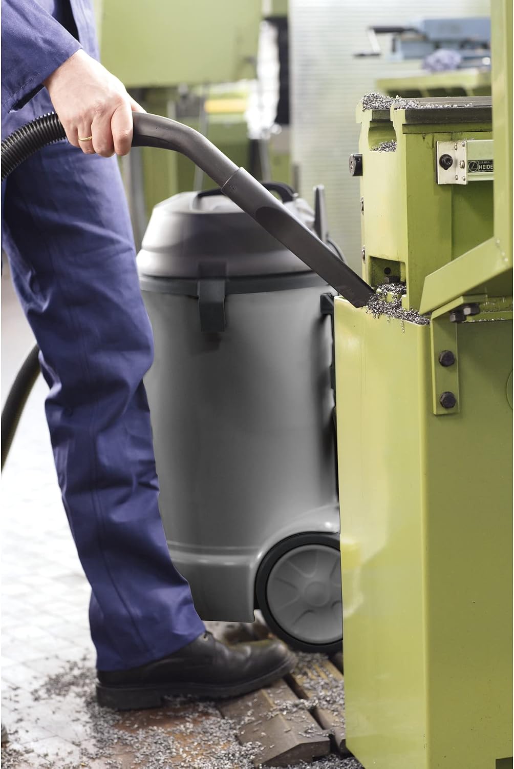 Kärcher Commercial Wet Dry Vacuum Cleaner - NT 48/1 - with Integrated Cable Hook and Accessory Storage - 2 Suction Tubes, Floor Nozzle and Crevice Nozzle - 13 Gallons
