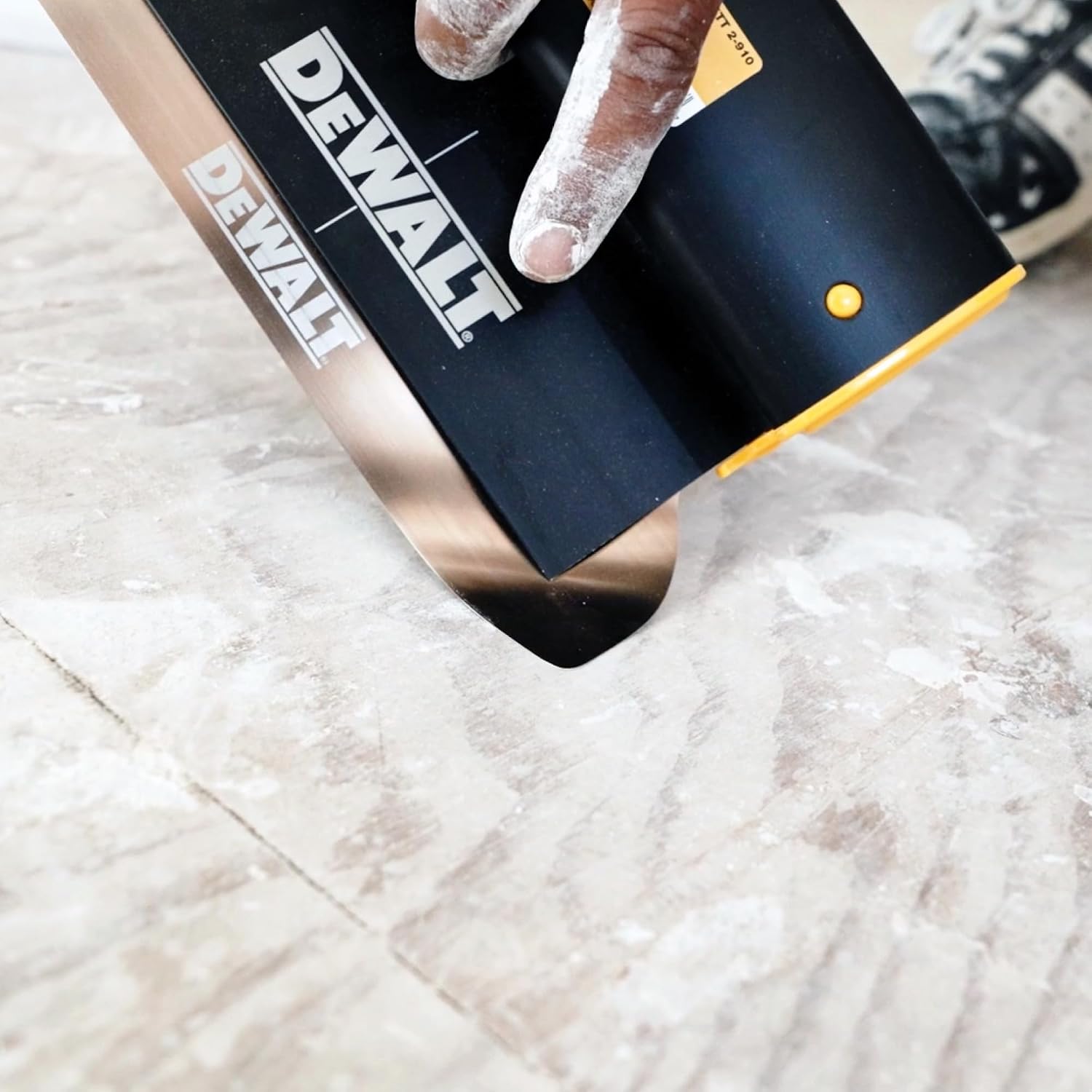 DEWALT Drywall Skimming Blade Set - 7', 10' & 16' Blades | Pro-Grade | Extruded Aluminum & European Stainless Steel Construction | High-Impact End Caps | 3-442