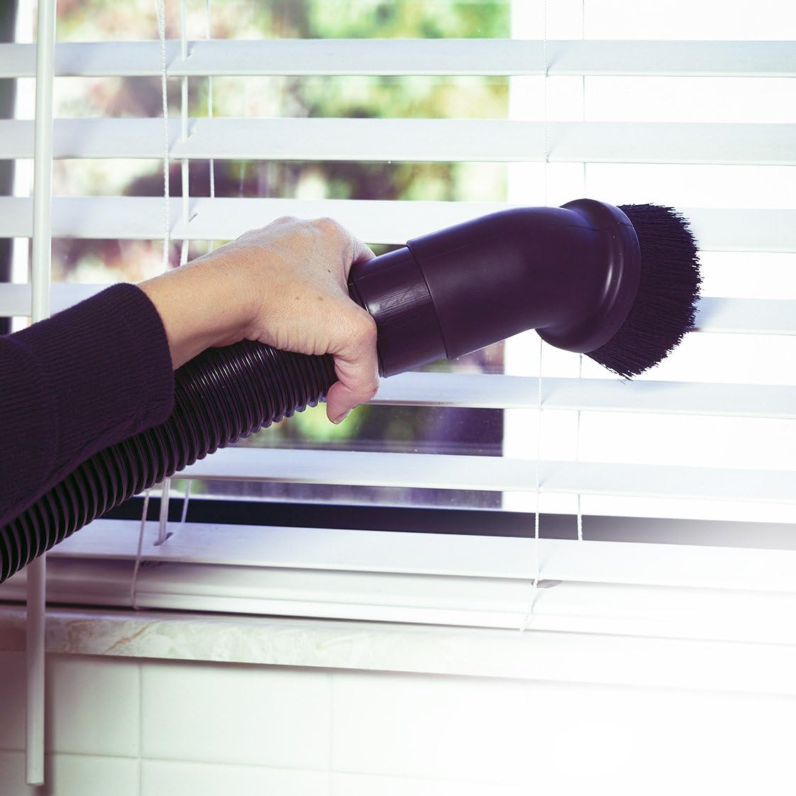 RIDGID Wet Dry Vacuums VAC4000 Powerful and Portable Vacuum Cleaner, Includes 4-Gallon, 5.0 Peak Horsepower Wet Dry Auto Vacuum Cleaner for Car, Dusting Brush, Car Nozzle, and Claw Nozzle