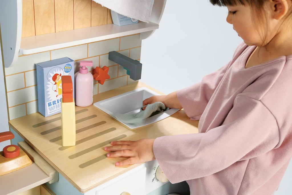 Tender Leaf Toys - Tender Leaf Laundrette - Wooden Laundry Play Set for Kids - Includes Washer/Dryer, Ironing Board, Basket, Pegs, and Accessories - Encourages Imaginative Role-Play - Age 3+