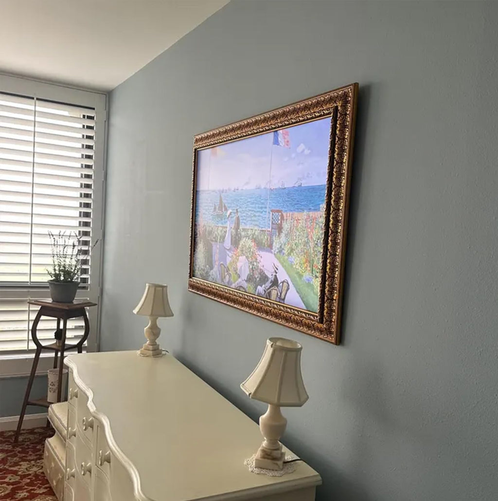 Antique Gilded Walnut 32' TV frame - Compatible ONLY with Samsung The Frame TV (Fits 2021-2026 models, model codes: 32LS03A/B/C/FA)