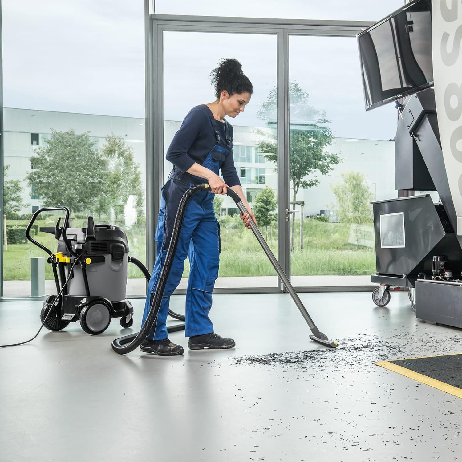 Kärcher - Commercial Wet Dry Vacuum Cleaner - NT 65/2 Tact² - with Bayonet and Clip Connerctions - 17.2 Gallon