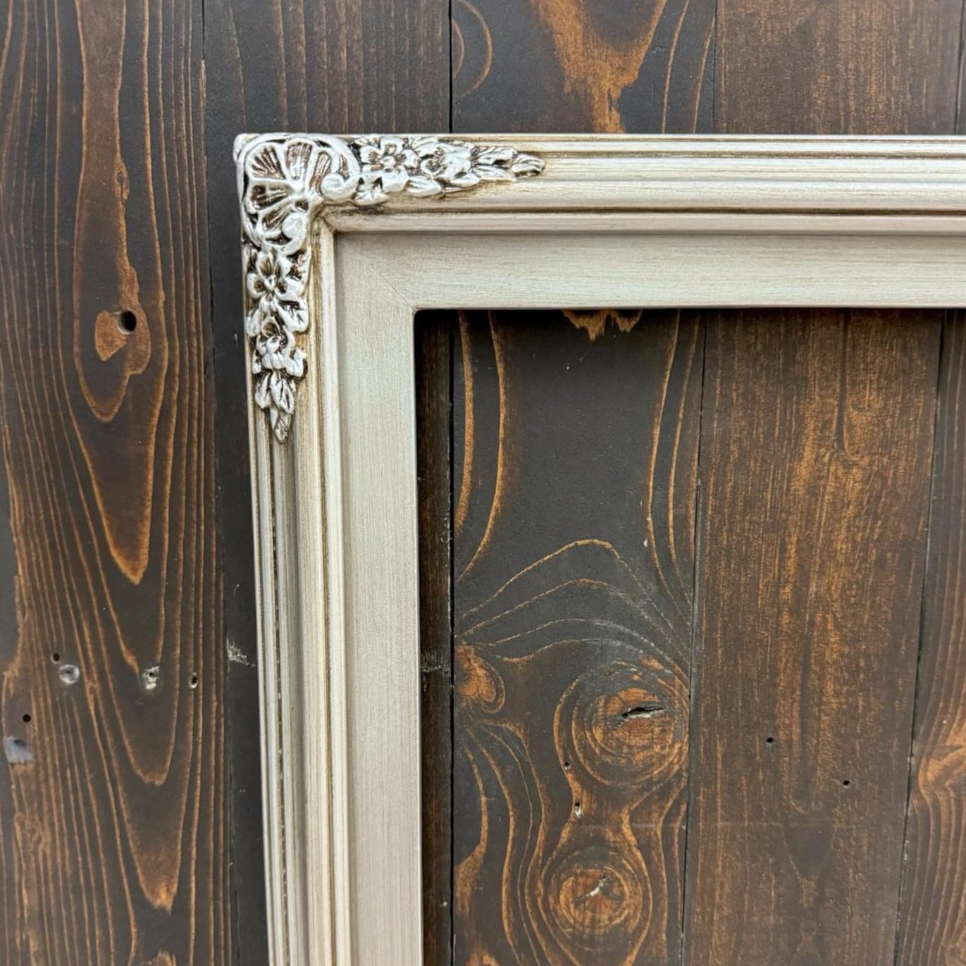 32, 43, 50 & 55 Inch Handmade wood ornate TV Frame for Samsung The Frame TV. ANTIQUE SILVER FINISH (not for use with other models) (2021-2024 models) (55 INCH)