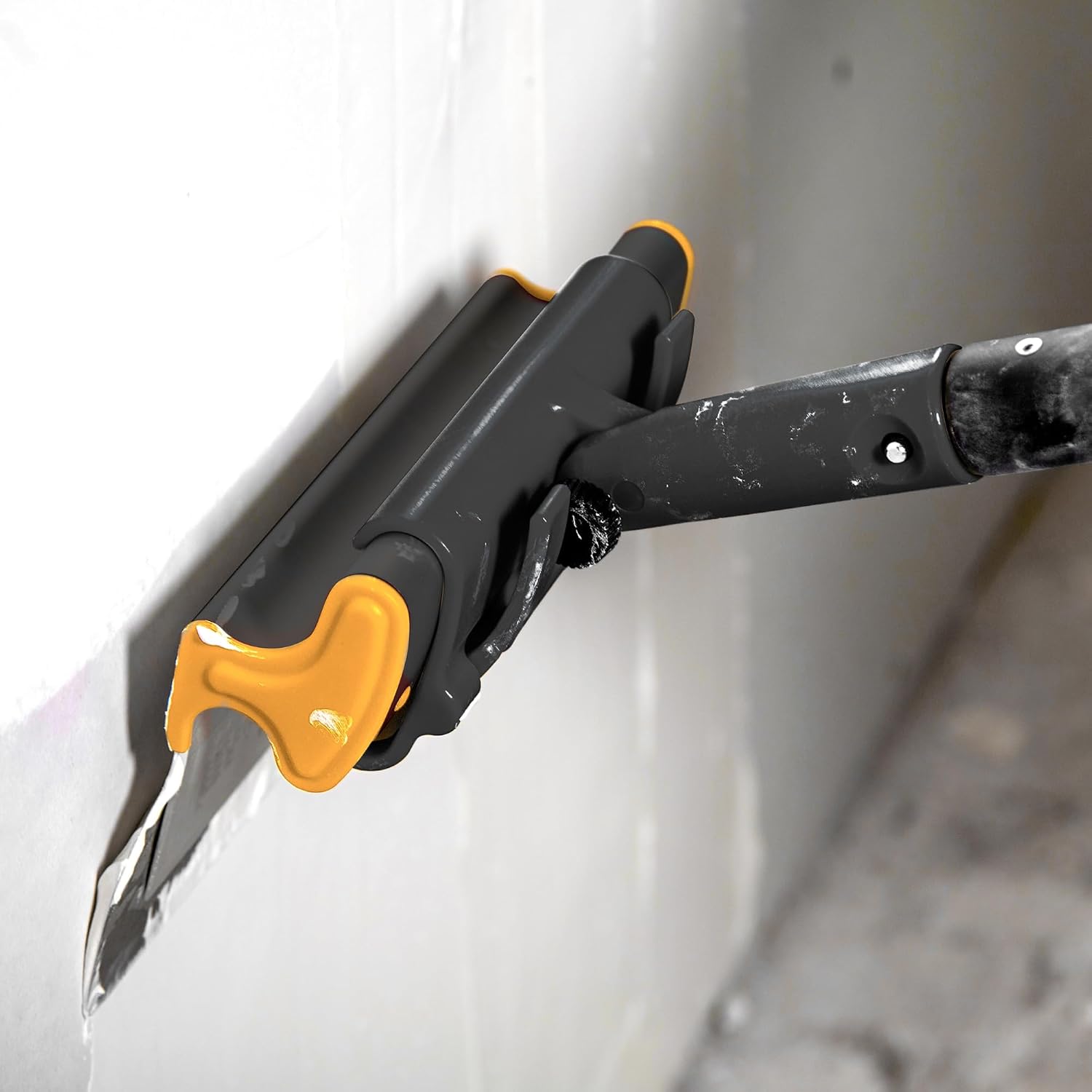 DEWALT Drywall Skimming Blade Set - 7', 10' & 16' Blades + 37' - 63' Extension Handle | Pro-Grade | Extruded Aluminum & European Stainless Steel Construction | High-Impact End Caps | 3-439