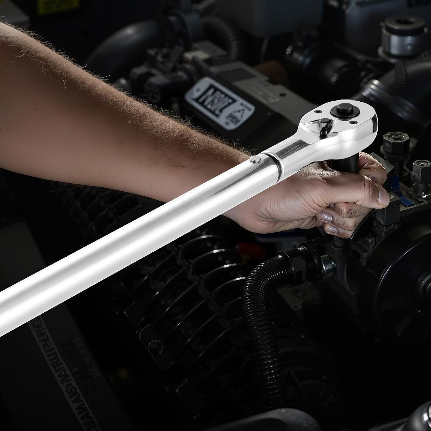VEVOR 3/4 Inch Drive Torque Wrench 100-600fFT.LB/136-814Nm, 1 Inch Adapter, Split Beam, 48'' Length, less effort for Off-road Equipment,Truck,Motor Homes & Drilling Platform