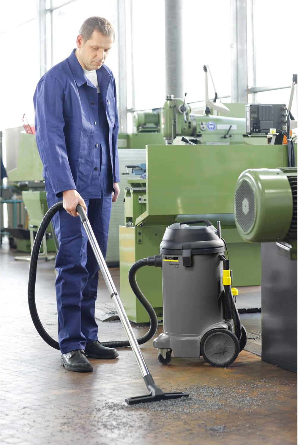 Kärcher Commercial Wet Dry Vacuum Cleaner - NT 48/1 - with Integrated Cable Hook and Accessory Storage - 2 Suction Tubes, Floor Nozzle and Crevice Nozzle - 13 Gallons