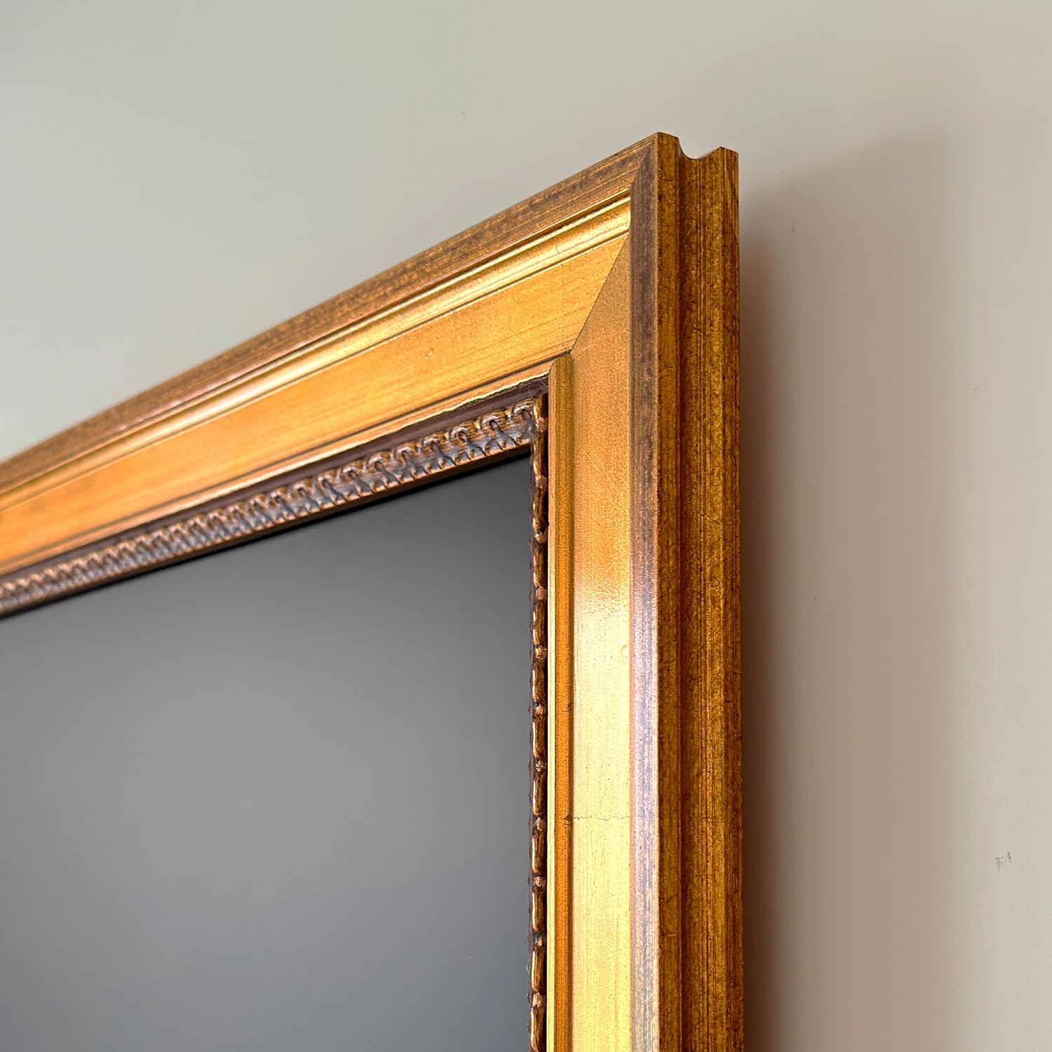 Gilded Rococo Gold 32' TV frame - Compatible ONLY with Samsung The Frame TV (Fits 2021-2026 models, model codes: 32LS03A/B/C/FA)