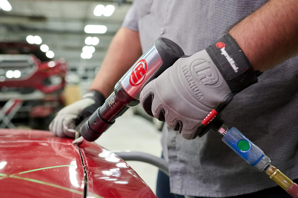 Ingersoll Rand 135MAXK Vibration Reduced Quick-Change Air Hammer 5-Piece Chisel Set, 2,600 BPM, 3' Stroke, Round Shank