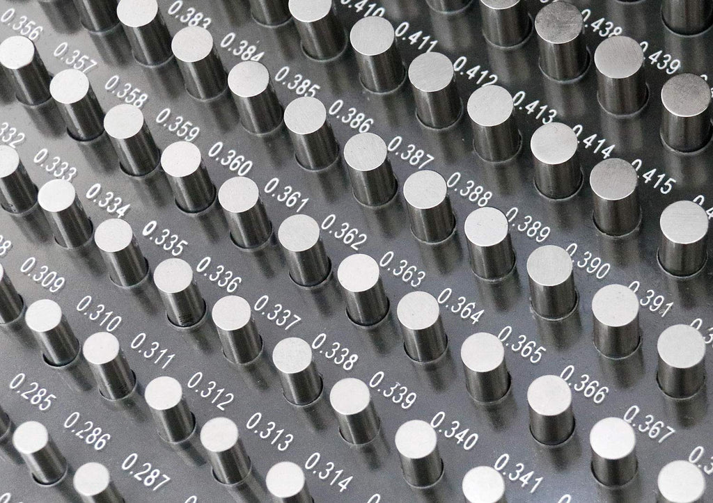 Accusize Industrial Tools 0.251''-0.500'', 250 Pc Steel Plug Pin Gage Set, Minus, Class Zz, with Reliable Strong Aluminum Case, M2(-) a