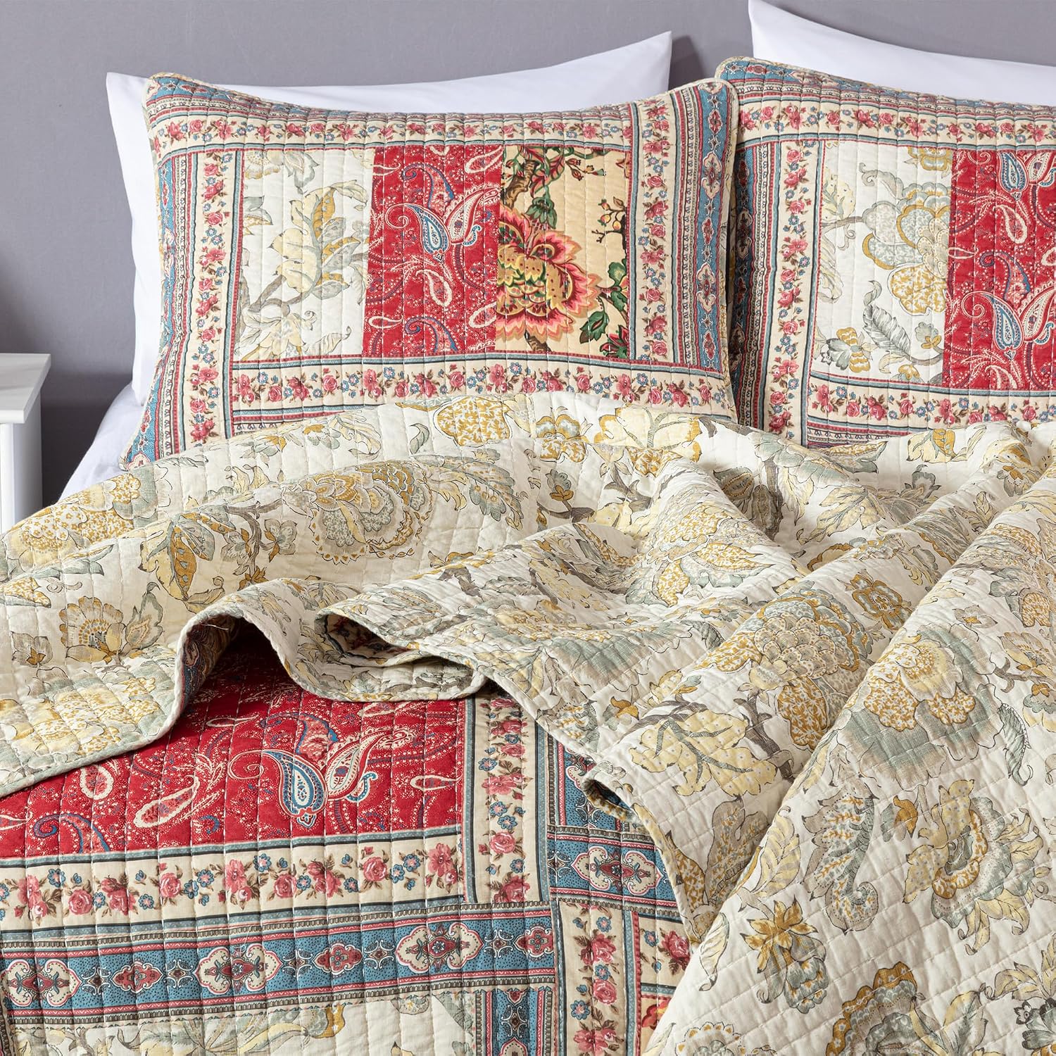 Chezmoi Collection Bambi 3-Piece Washed Patchwork Cotton Quilt Set - Soft Lightweight Breathable Reversible Floral Quilted Bedspread for All Seasons. King Size