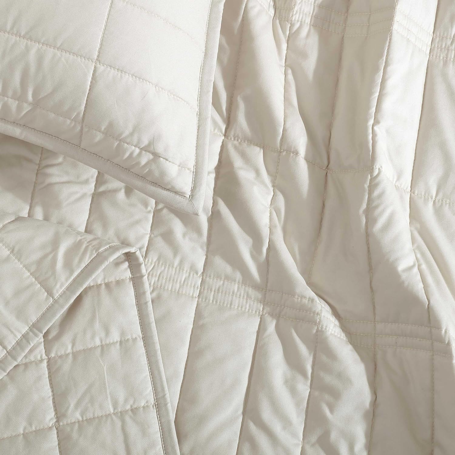Calvin Klein - Queen Quilt Set, Cotton Percale Weave Bedding with Matching Shams, Crisp & Cool, Oeko-Tex Certified (Washed Percale Light Beige)