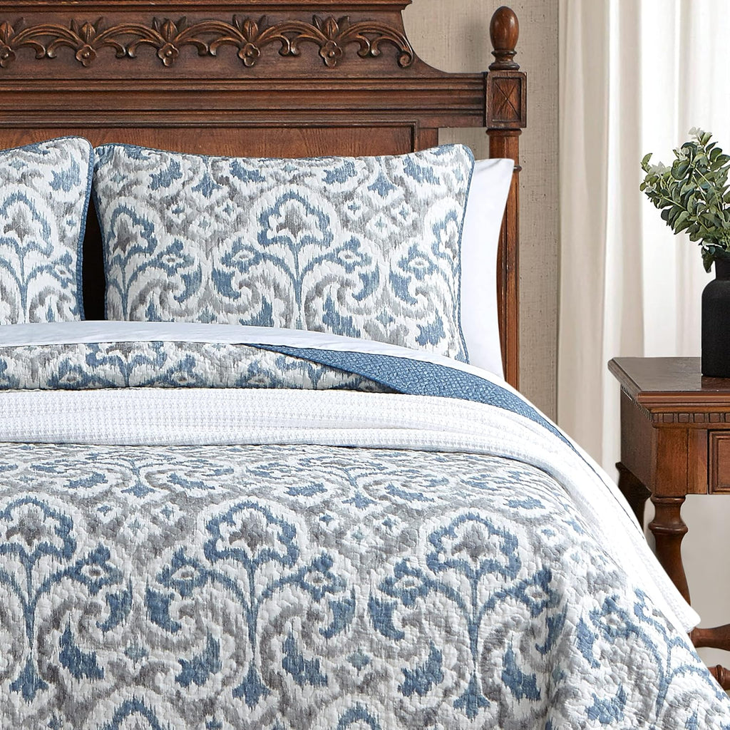 Tommy Bahama - King Quilt Set, Soft & Reversible Woven Bedding with Matching Pillowcases, Medium Weight for Year Round Comfort, 3 Piece Bed Set (Cape Verde Smoke)